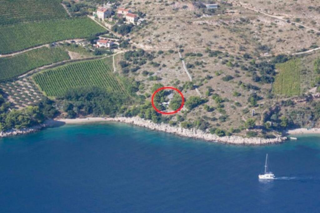 A Small Stone House By The Sea, In A Wineyard Nerezisca Экстерьер фото